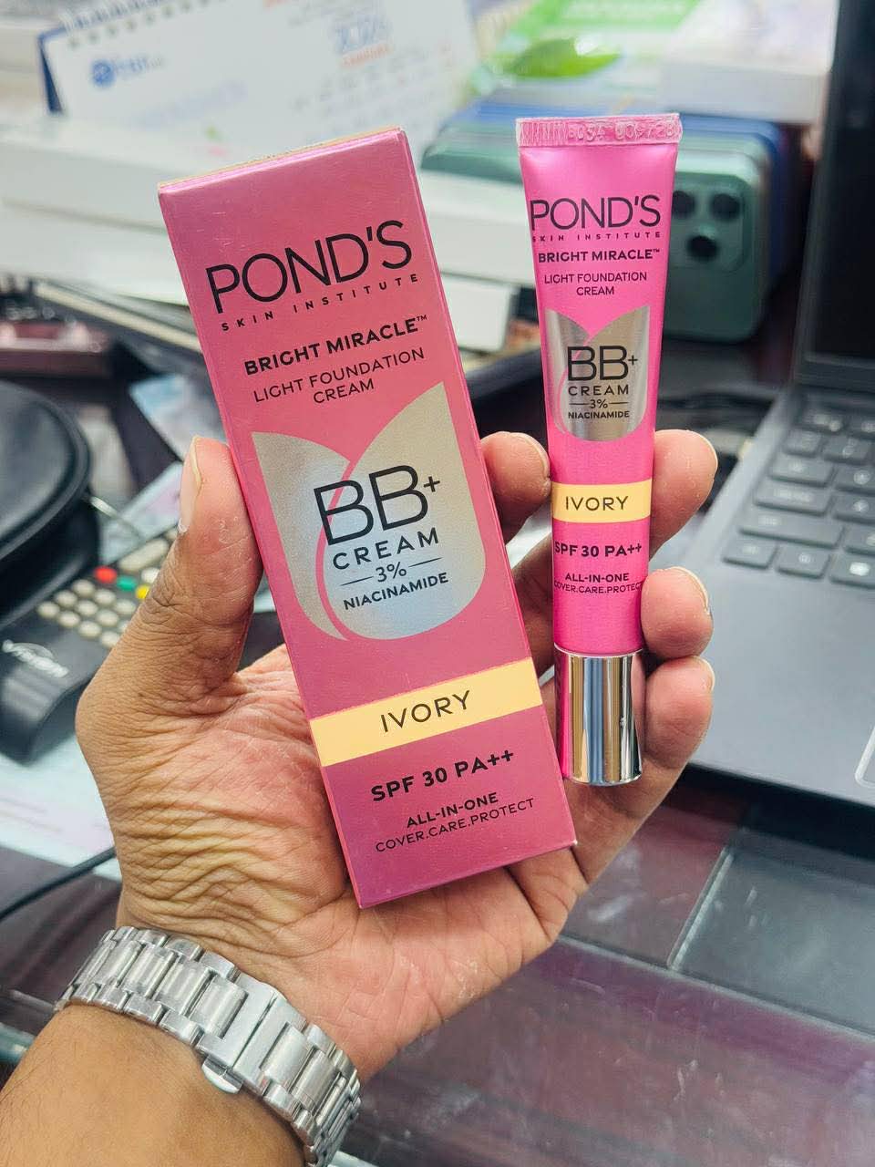Pond's Bright Miracle Ivory Light Foundation BB+ Cream with 3% Niacinamide SPF 30 PA++ 18g